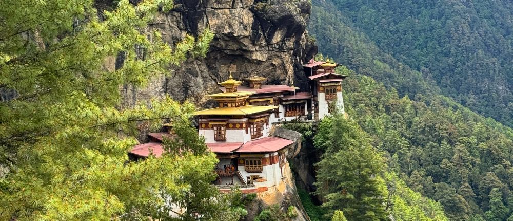 Bhutan Highlights Tour – trekking scenery