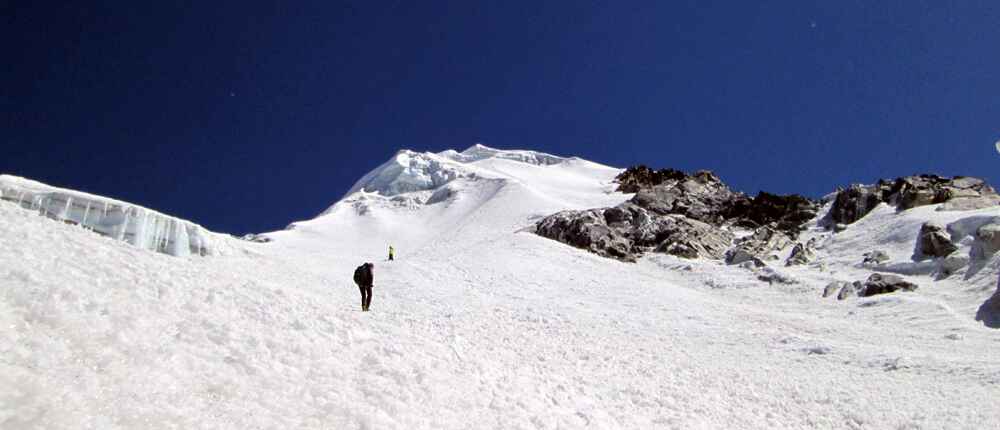Lobuche Peak Climbing trekking in Nepal – AME Treks